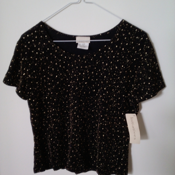 A top - Picture 1 of 1